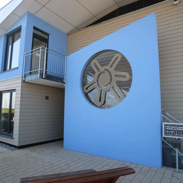  Dienstleistungen/Services: Stahlbau, Treppenbau, Metallbau, Schlosserei Produkte: Anbaubalkone, Pforten, Stahltreppen, Zäune, Edelstahl, Vordächer, Balkone, Huckfeldt Metallbau, Stahl- und Edelstahlkonstruktionen